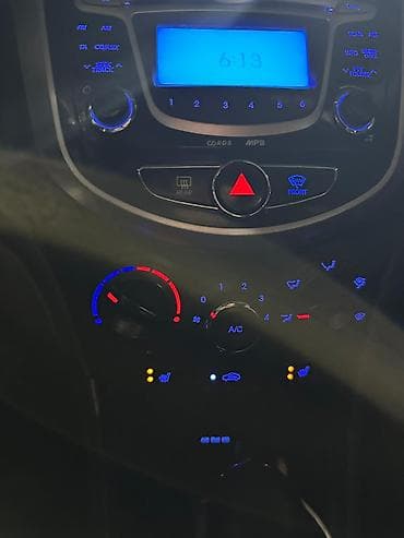 нива 2013: Hyundai Solaris: 2013 г., 1.6 л, Автомат, Бензин, Седан — 5