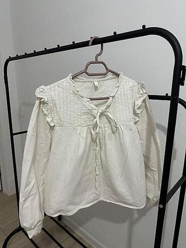 Блузка и юбка (комплект) - Блузка: молочного цвета, свободный крой at lalafo.kg Блузка и юбка (комплект) - Блузка: молочного цвета, свободный крой