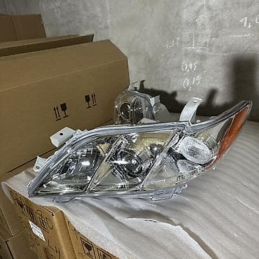 Комплект передних фар Toyota