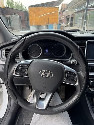 e class: Hyundai Sonata: 2017 г., Автомат, Газ, Седан — 5