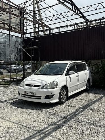 9: Toyota Ipsum: 2004 г., Бензин, Минивэн — 1