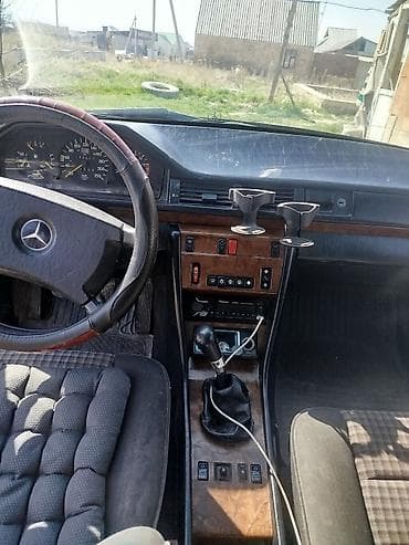 мерс 100: Mercedes-Benz W124: 1990 г., 2.3 л, Механика, Седан — 4