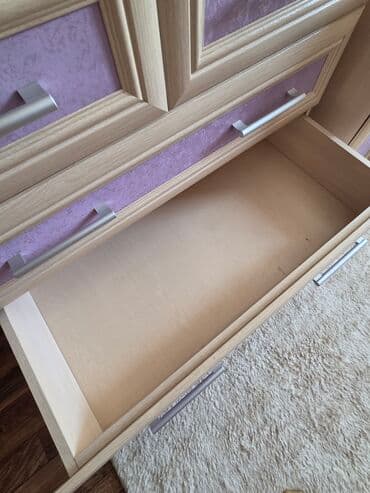 фиолетовая кухонная мебель: Спальный гарнитур, Б/у, Комод, Другая страна производитель, Платная доставка, Самовывоз, цвет - Розовый — 13