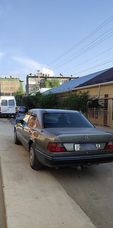 мерс 2012: Mercedes-Benz W124: 1989 г., 2.5 л, Механика, Дизель, Седан — 5