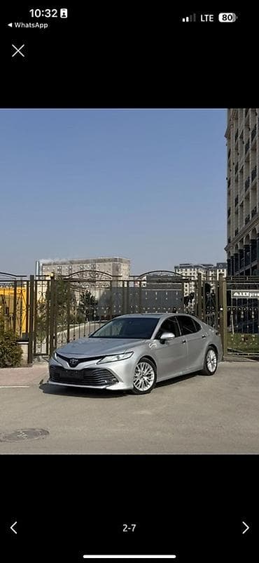 Toyota Camry: 2018 г., 2.5 л, Вариатор, Гибрид, Седан