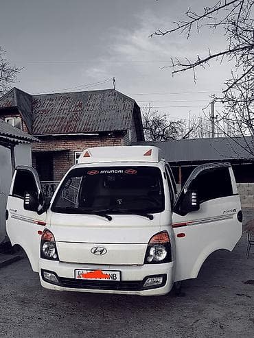 услуги эвакуатор: Легкий грузовик, Hyundai, Стандарт — 1