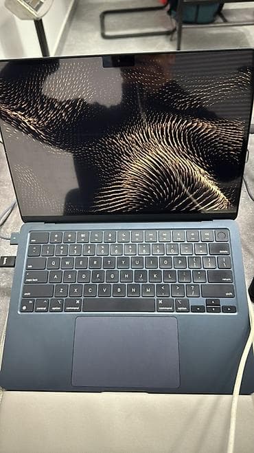 Срочно MacBook Air 13"6 (2022) на чипе Apple M2 Американец