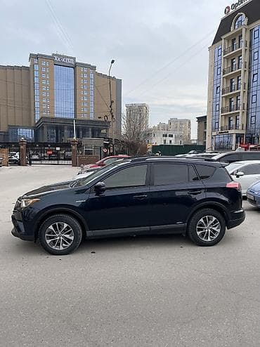 продам рав 4 гибрид: Toyota RAV4: 2017 г., 2.5 л, Гибрид — 6