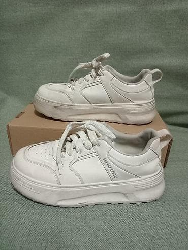 Белые кроссовки Gulool - Материал верха: искусственная кожа с at lalafo.kg Белые кроссовки Gulool - Материал верха: искусственная кожа с