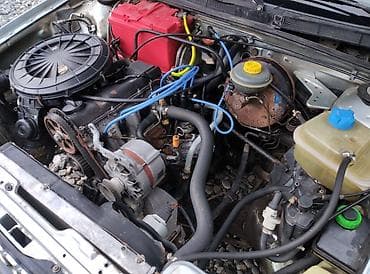 Audi 80: 1990 г., Бензин, Седан — 3