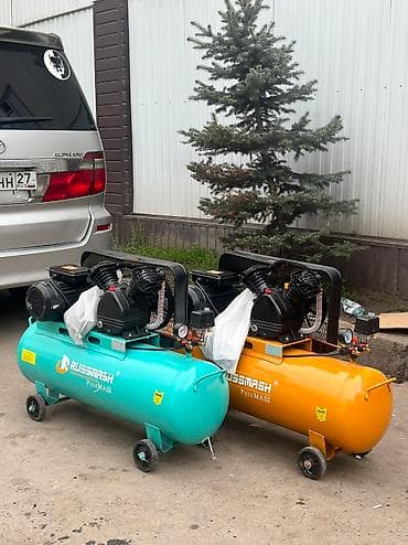 Компрессоры: Компрессор от фирмы Руссмаш 120л емкость бочка 250л/мин качает воздух — 1