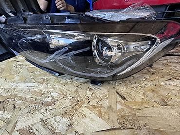 led свет: Передняя правая фара Hyundai Оригинал — 2