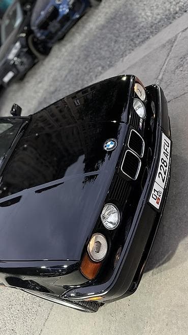 хелла: BMW M5: 1991 г., Механика, Бензин, Седан — 4