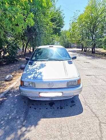 silk way: Volkswagen Passat: 1989 г., 1.6 л, Механика, Бензин, Седан — 1
