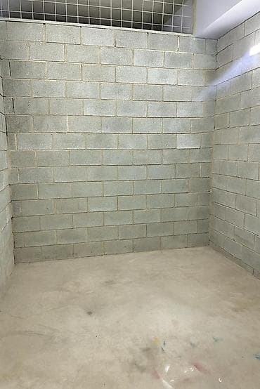 с хранения: Продается кладовая 8,3кв.м Пустая без полок Тех.паспорт имеется — 2