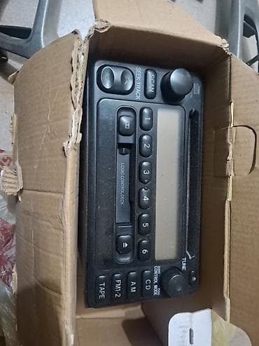 Штатная (2-DIN форм-фактор) с кассетной декой и CD Toyota Highlander at lalafo.kg Штатная (2-DIN форм-фактор) с кассетной декой и CD Toyota Highlander