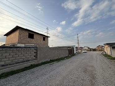 недостроенный дом: 4 соток, Для строительства, Красная книга — 6