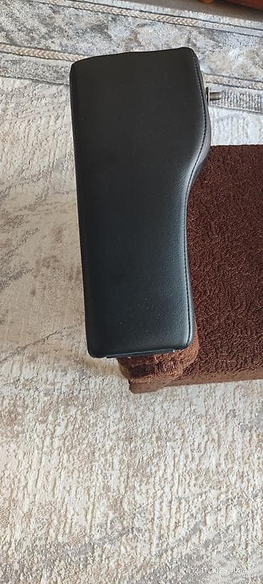 es lexus: Подлокотник Lexus, цвет - Черный, Самовывоз — 1