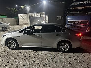 Toyota Levin: 2020 г., 1.8 л, Гибрид — 3