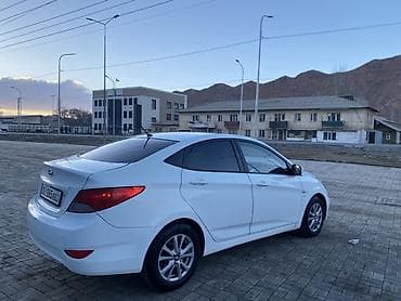 бу чехол: Hyundai Solaris: 2011 г., 1.6 л, Автомат, Бензин, Седан — 4