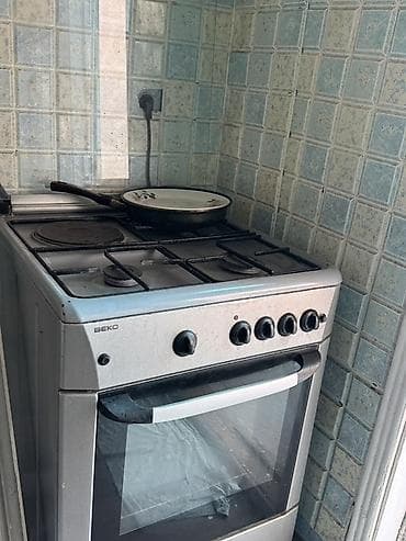профсоюзный: Профсоюзная, Фучика . Сары өзөн базарга жетпей 1 ком кв берилет. жер — 4