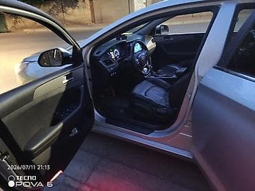 Транспорт: Hyundai Sonata: 2016 г., 2 л, Автомат, Газ, Седан — 4
