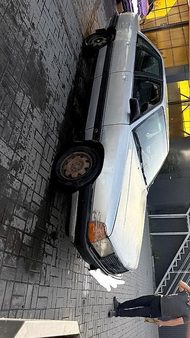 Audi: Audi 100: 1988 г., 2.3 л, Кол менен иштөөчү, Бензин, Седан — 1