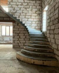 дом недостроенный: Монолитные бетонные лестницы под ключ — быстро, крепко и надолго — 1