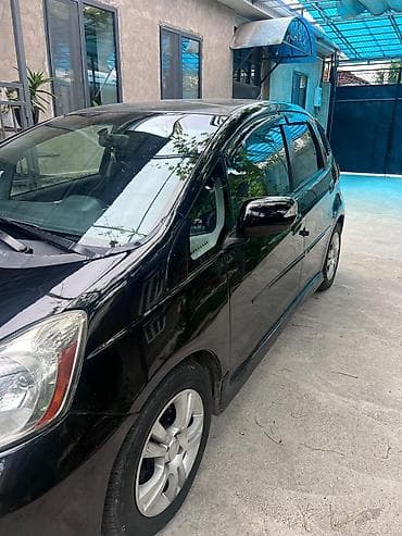 spark 2018: Honda Fit: 2010 г., 1.5 л, Автомат, Бензин, Хэтчбэк — 3