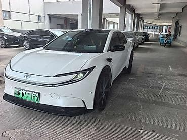 Toyota bZ5: 2025 г., Электромобиль, Седан