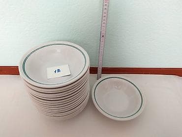солонки: Продаю: 1. Блюдо глиняное, диаметр 36 см., цена 200 сом; 2. Тарелки — 3