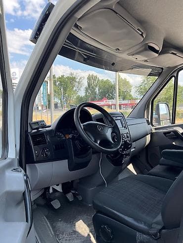 жак бу: Жеңил жүк ташуучу унаа, Mercedes-Benz, Колдонулган — 10