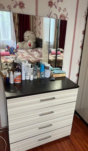 срочно связи переездом: Спальный гарнитур в отличном состоянии. В комплект входит двухспальная — 4