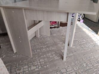 кухонный уголок табылга: Продаем ❗ Кухонный уголок стол и три табуретки ! -8000сом Стол — 4