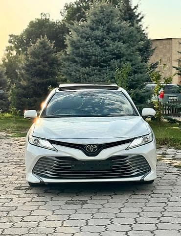 Toyota Camry: 2018 г., 2.5 л, Автомат, Бензин, Седан — 3