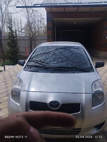Toyota Yaris: 2008 г., 0.1 л, Механика, Бензин, Хэтчбэк
