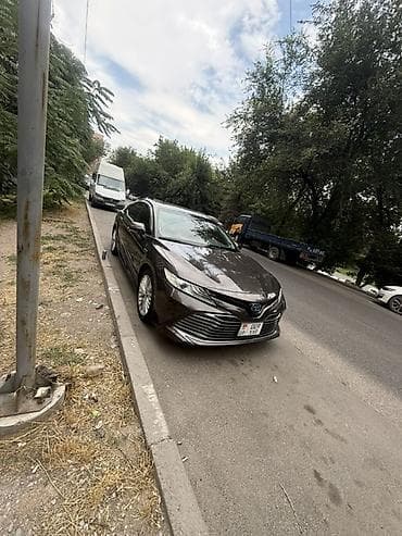 Toyota Camry: 2018 г., 2.5 л, Вариатор, Гибрид, Седан — 1