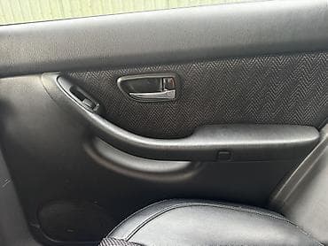 салон легаси: Subaru Legacy: 2001 г., 2 л, Автомат, Бензин, Универсал — 2