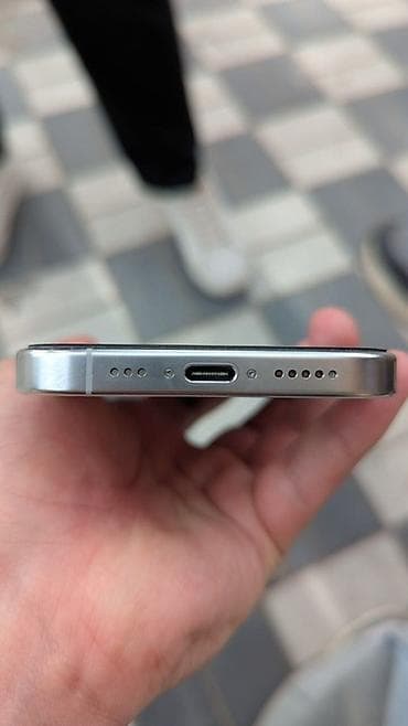 ipone 16: IPhone 16 Pro, Б/у, 256 ГБ, Серебристый, Зарядное устройство, Защитное стекло, Кабель, 90 % — 5