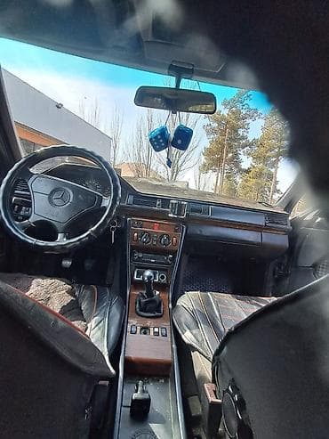 сиденье ауди 100 с4: Mercedes-Benz W124: 1994 г., 2.2 л, Механика, Бензин, Седан — 6