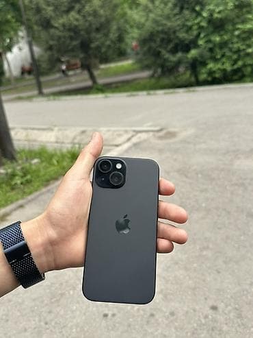 iphone 16 e: IPhone 15, Б/у, 128 ГБ, Черный, Чехол, 77 % — 1