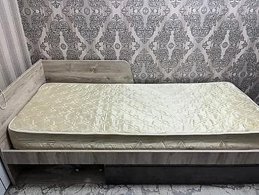 small table: Односпальная кровать с матрасом имеется 2 кровати в наличии - Размер — 1