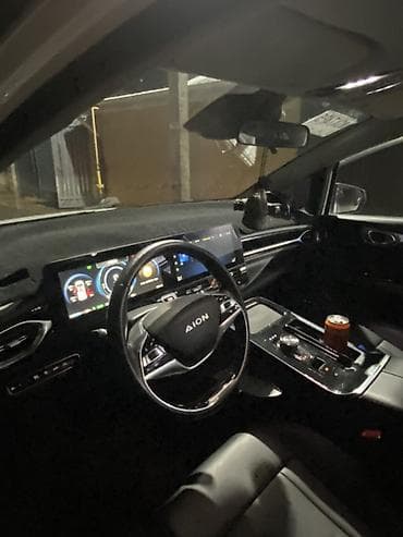 свет для видео: Электромобиль GAC Aion V (кроссовер) Cox 94% Пробег 134,*** Так же — 6