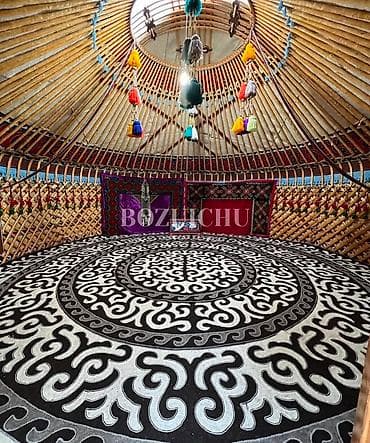 фэн шуй: Элементы интерьера традиционной юрты, включая круглый ковер с — 1