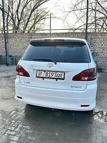 Toyota Ipsum: 2002 г., 2.4 л, Автомат, Бензин, Минивэн