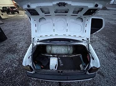 transporter multivan: Volkswagen Vento: 1994 г., 2 л, Ручные, Бензин, Седан — 7