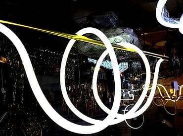 комнатный светок: Подвесной светильник с неоновой LED-лентой в виде пластичной — 1