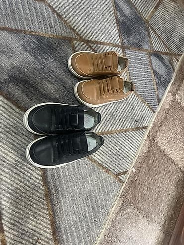 Коляски: Дракоша фирма, детские кроссовки в отличном состоянии двух цветов — 2