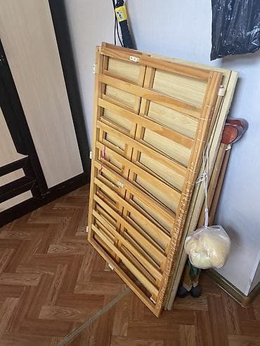 детской кровати манеж: Продается деревянная детская кроватка-манеж. Состояние хорошее — 3