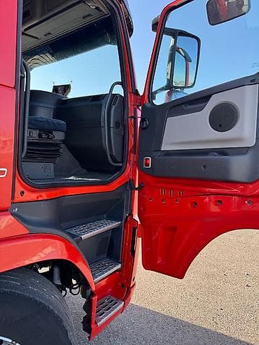 беларус 320: Тягач, Volvo, 2007 г., Без прицепа — 5